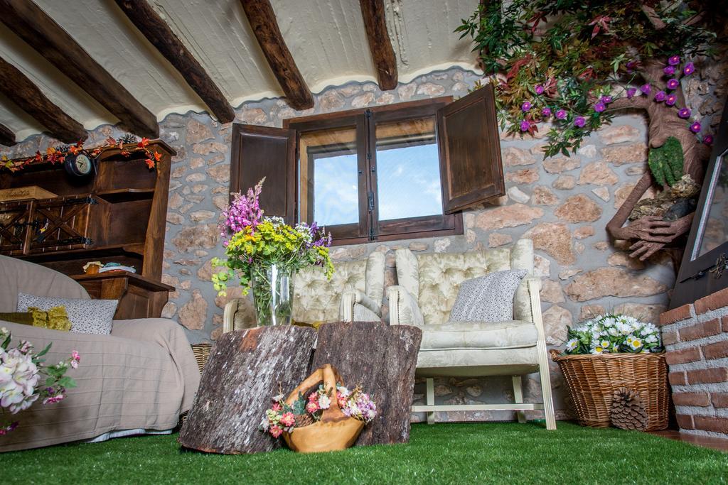Cal Ganso Encantat Albinyana Exterior photo